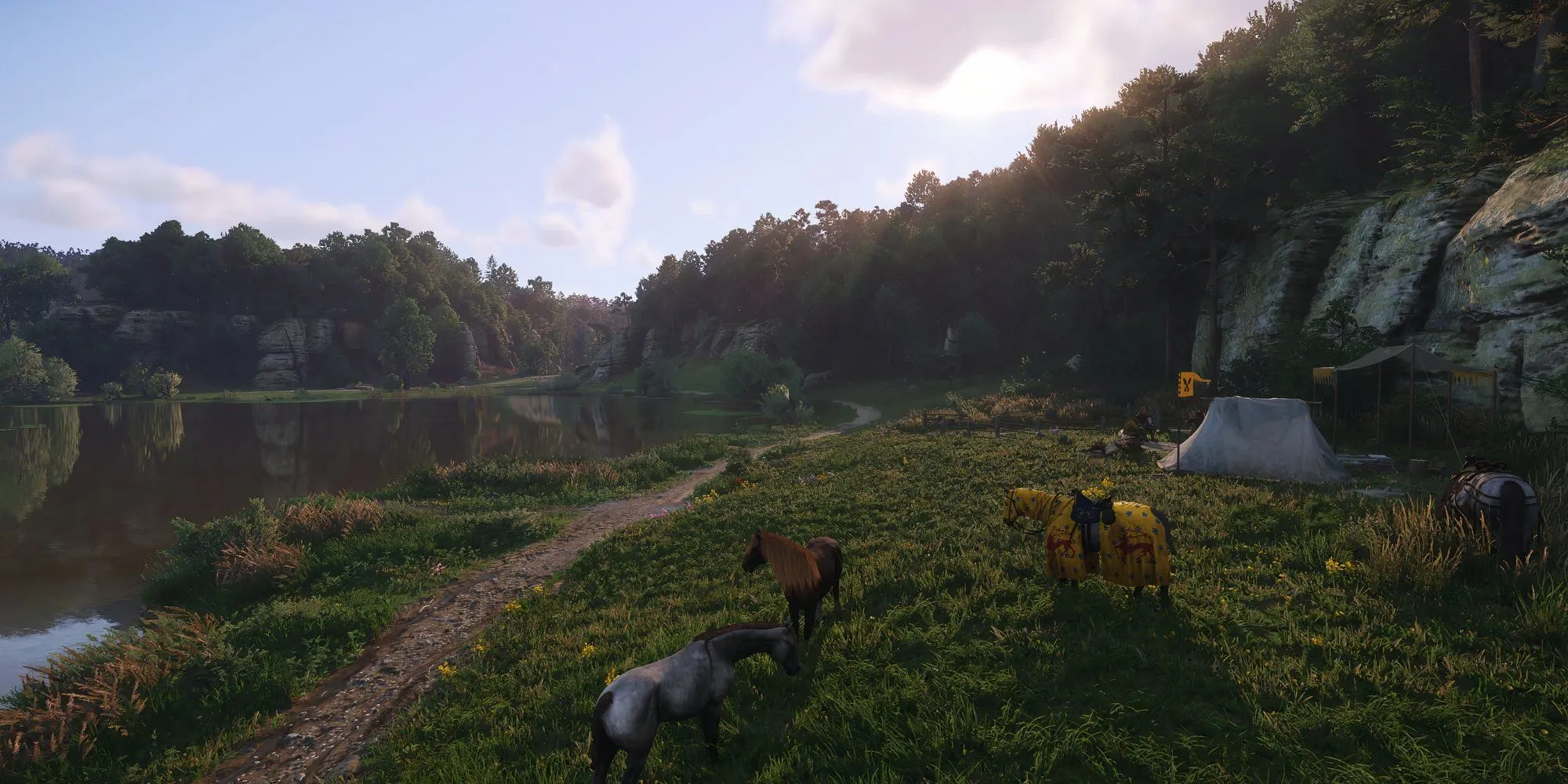 Henry cùng đoàn cắm trại trong bối cảnh mở đầu Kingdom Come Deliverance 2, minh họa tầm quan trọng của việc nắm rõ địa hình game Hardcore
