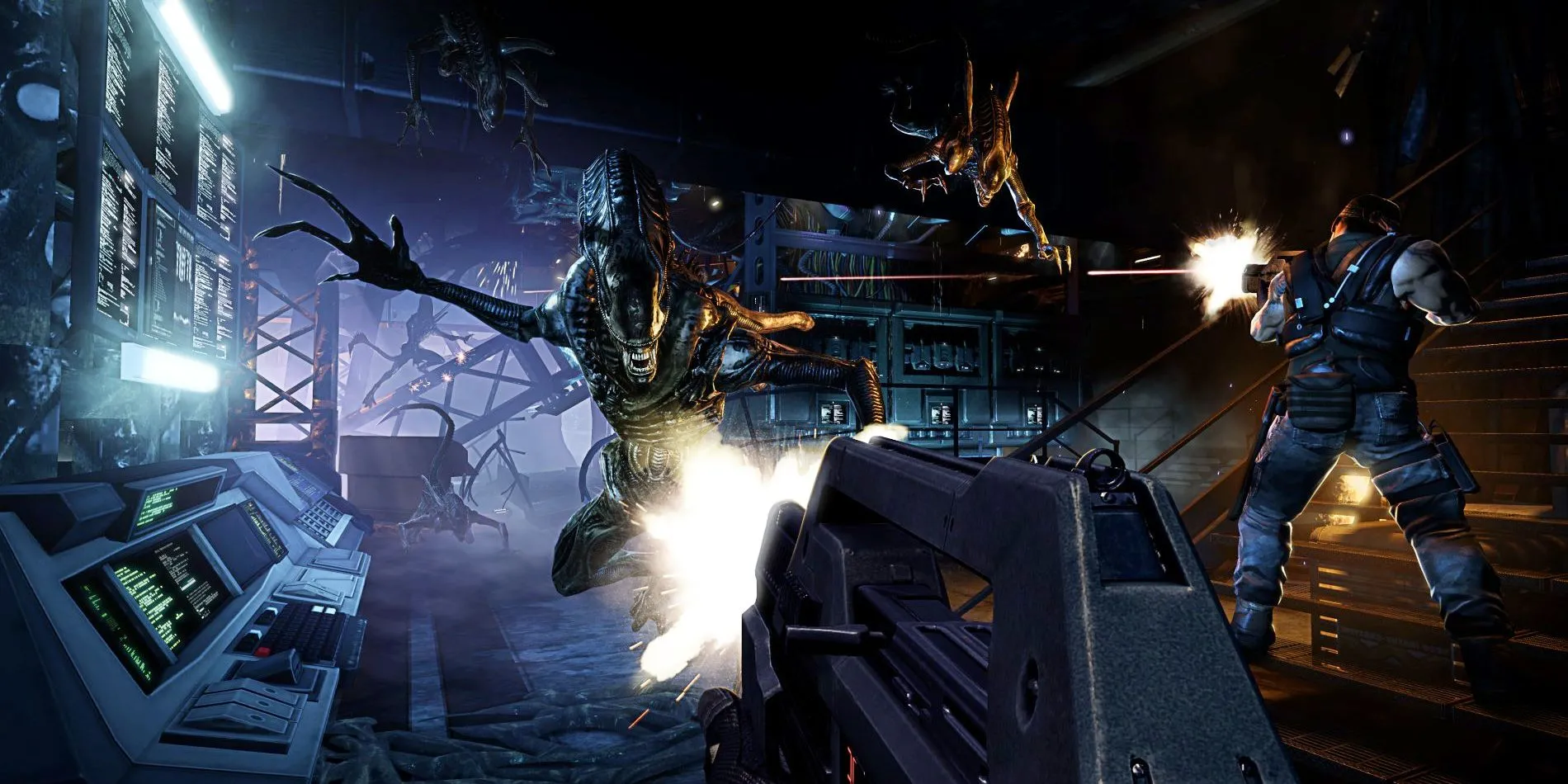 Xenomorph tấn công trong Aliens: Colonial Marines