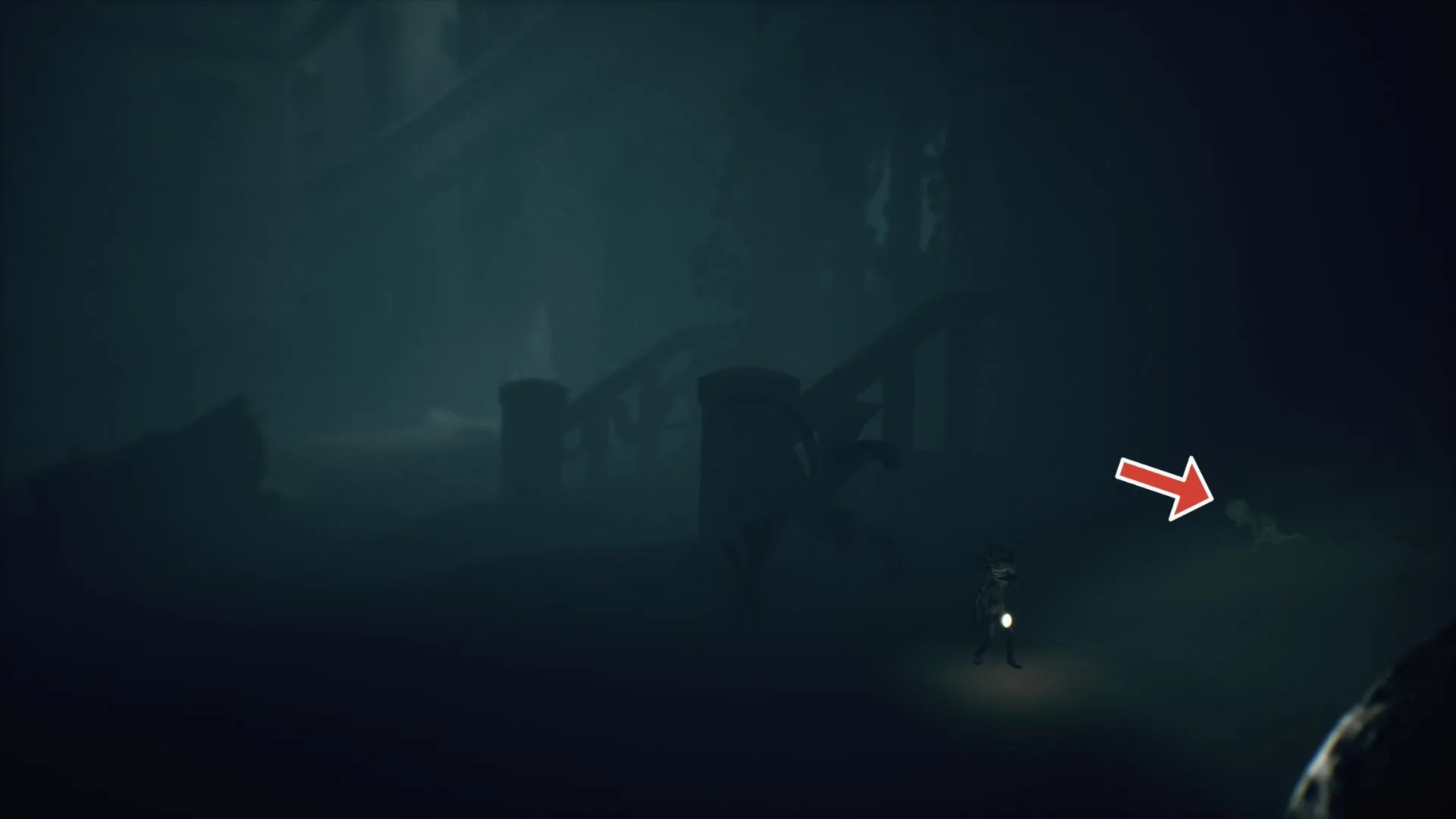 Ghost #1 chơi trong cỏ, vị trí gần lỗ lớn của tòa nhà