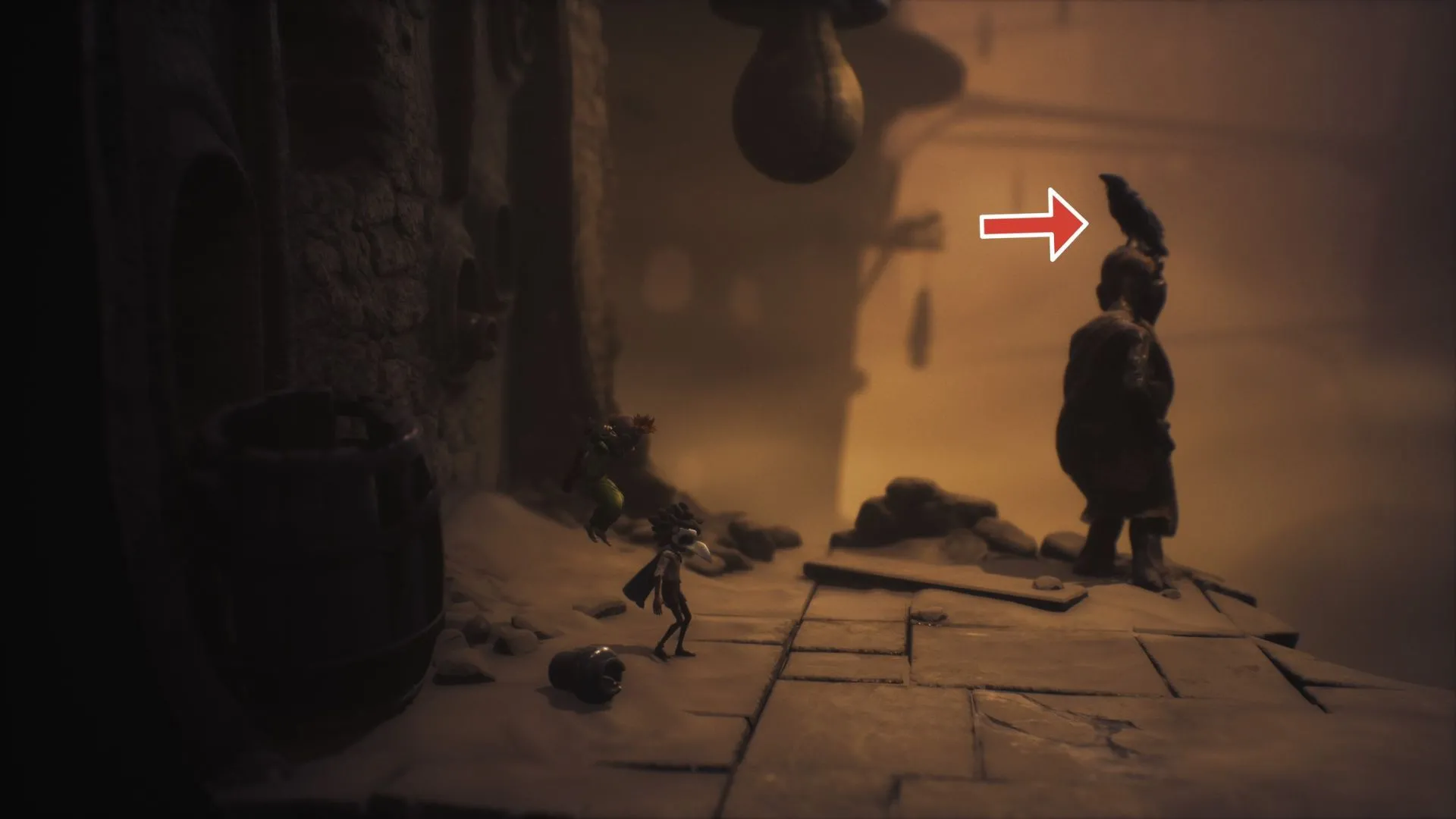 Quạ #2 trên đầu tượng ở khu vực ngoài